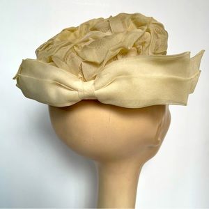 Vintage Wedding Veil Capulet hat